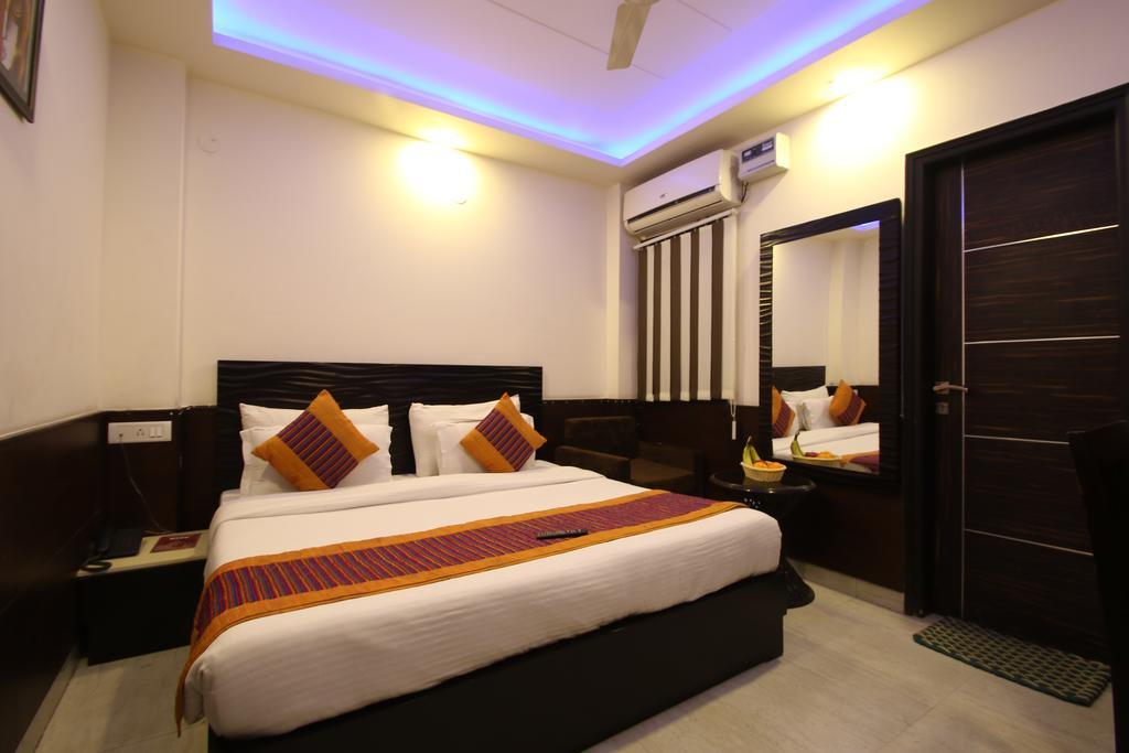 Hotel Hill Palace -Near Karol Bagh Metro Station Дели Экстерьер фото