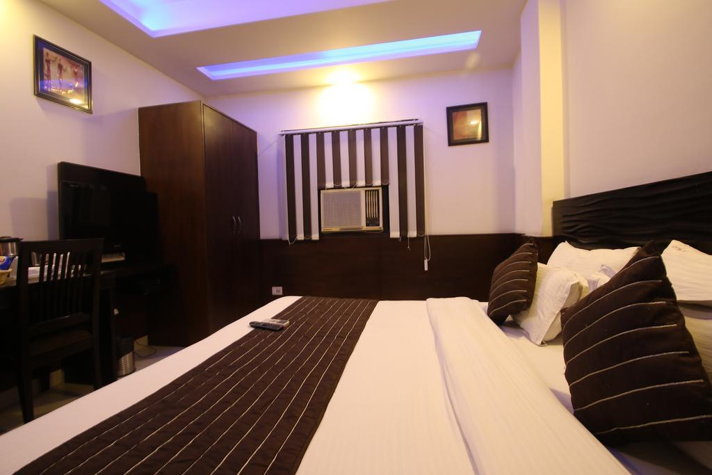 Hotel Hill Palace -Near Karol Bagh Metro Station Дели Экстерьер фото