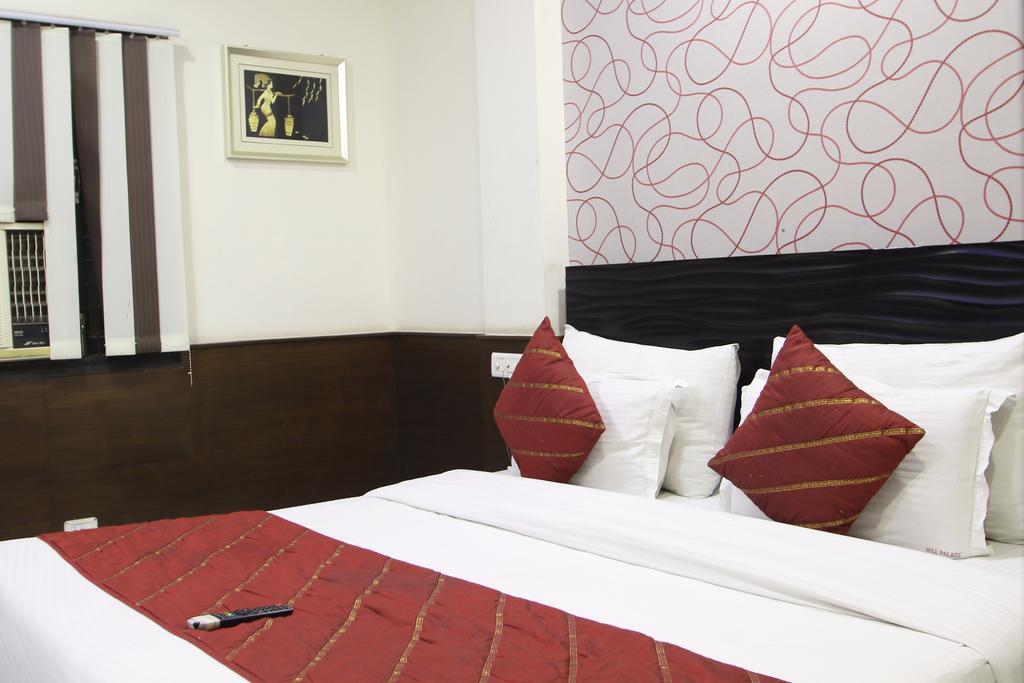 Hotel Hill Palace -Near Karol Bagh Metro Station Дели Экстерьер фото