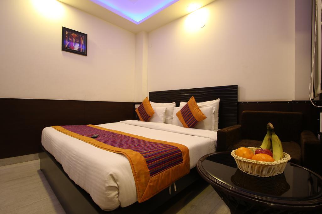 Hotel Hill Palace -Near Karol Bagh Metro Station Дели Экстерьер фото
